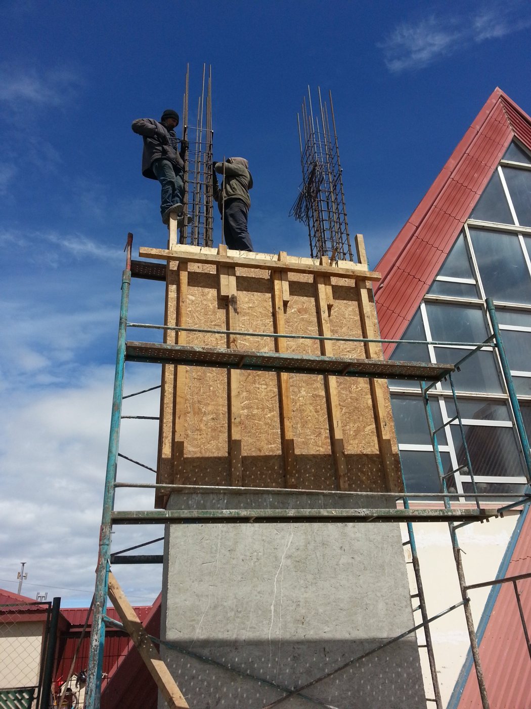 Campanario La Sagrada Familia en construcción