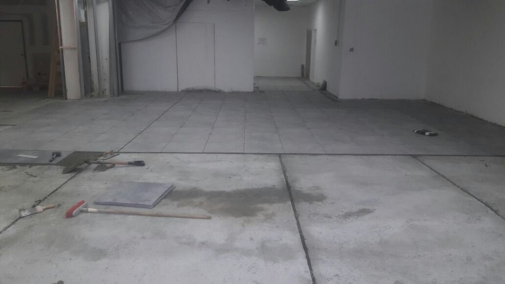 Porcellanato colocado sobre contrapiso