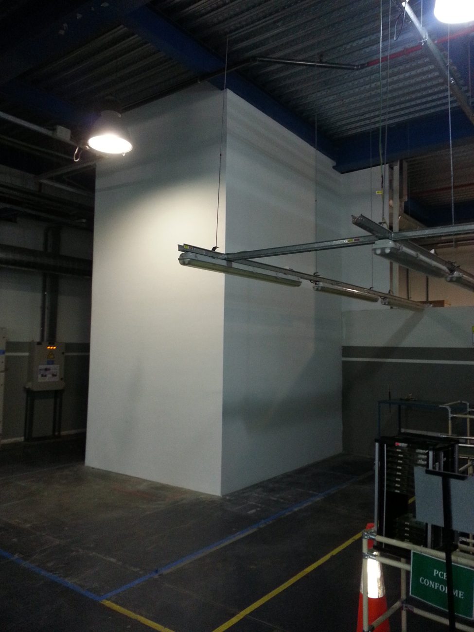Pasadizo terminado bajo la cubierta de la nave