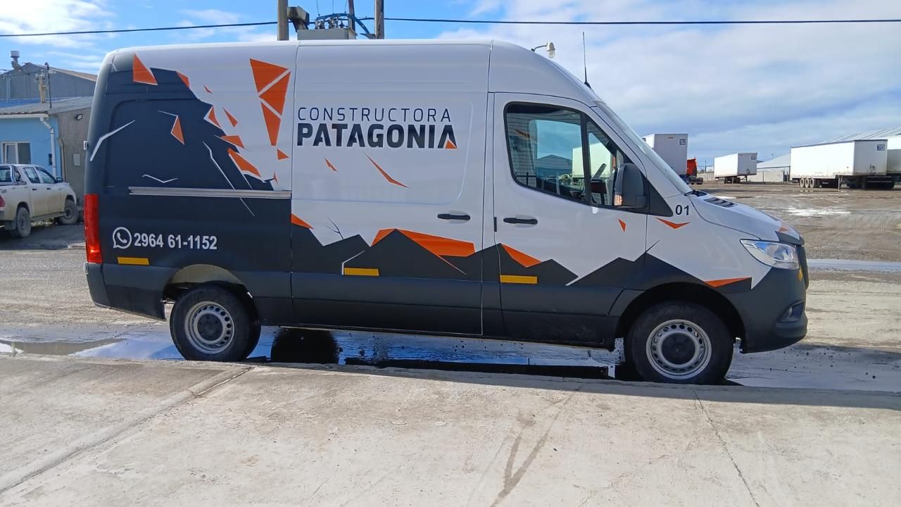 Mercedes-Benz Sprinter ploteada