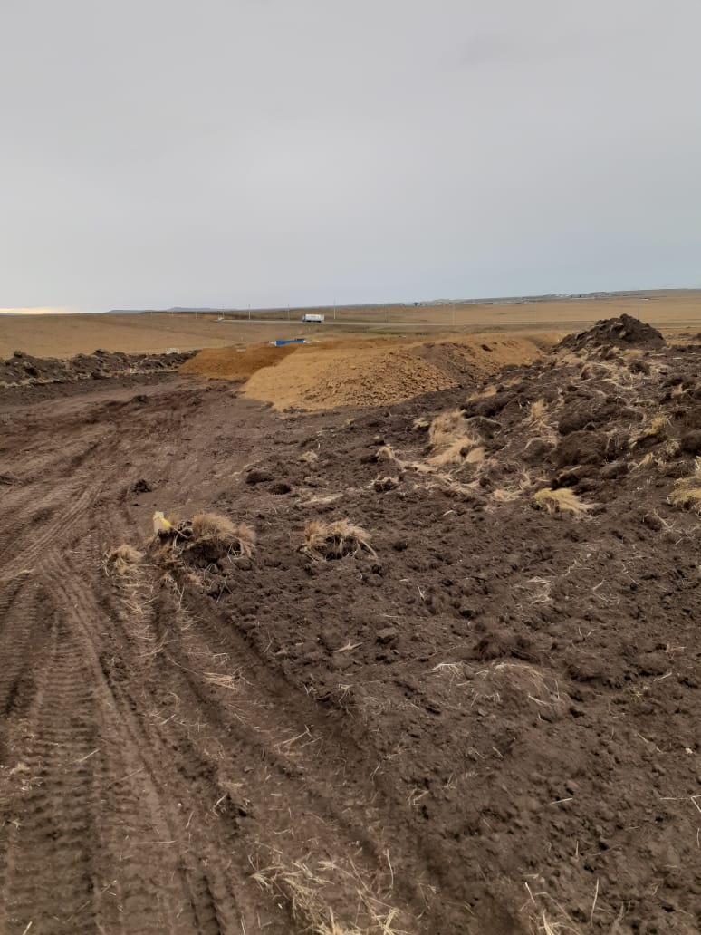 Destape del terreno con la ruta al fondo