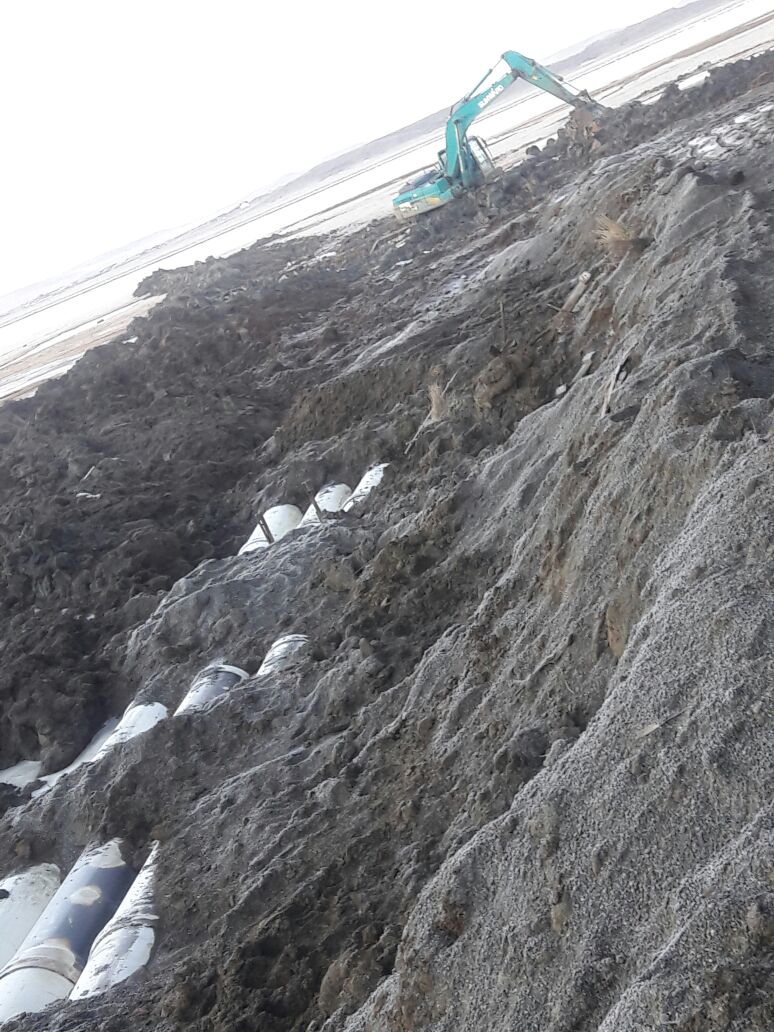 Caños colocados en la zanja