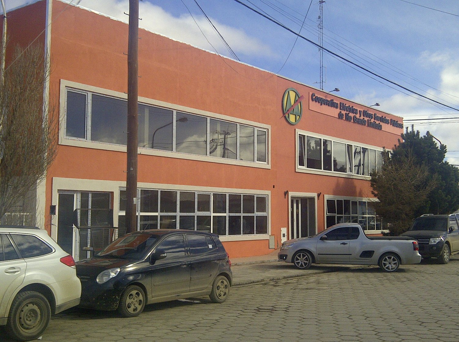 Fachada y oficinas Cooperativa Eléctrica