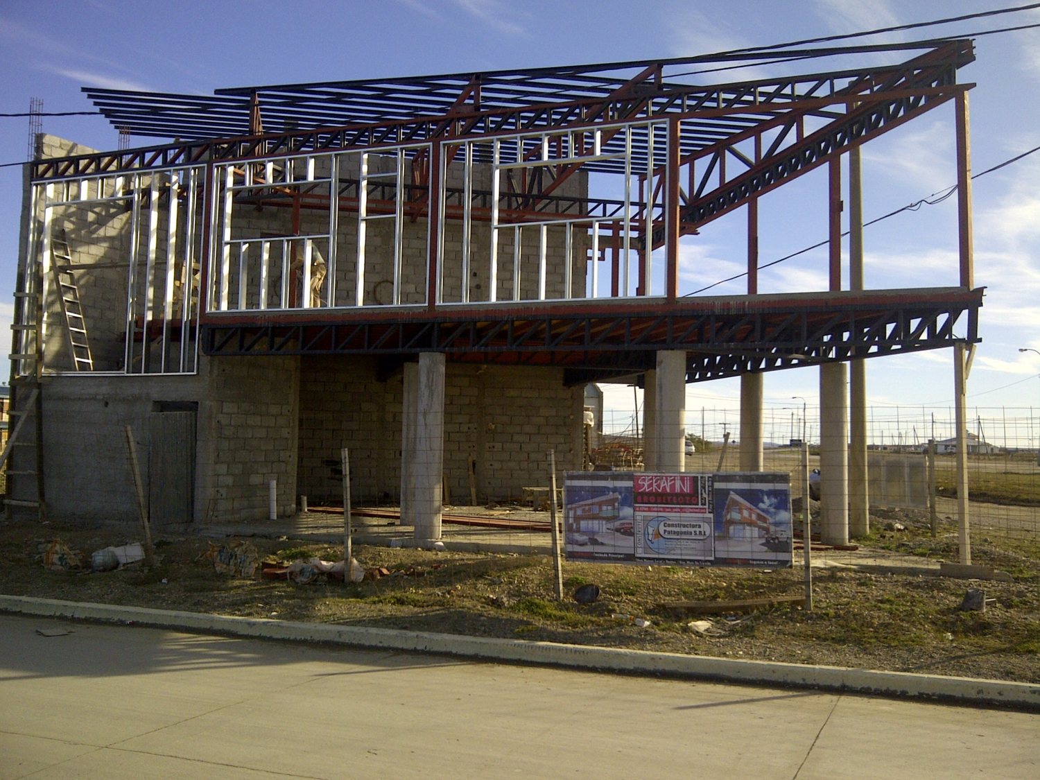 Estructura metálica y steel framing en planta alta