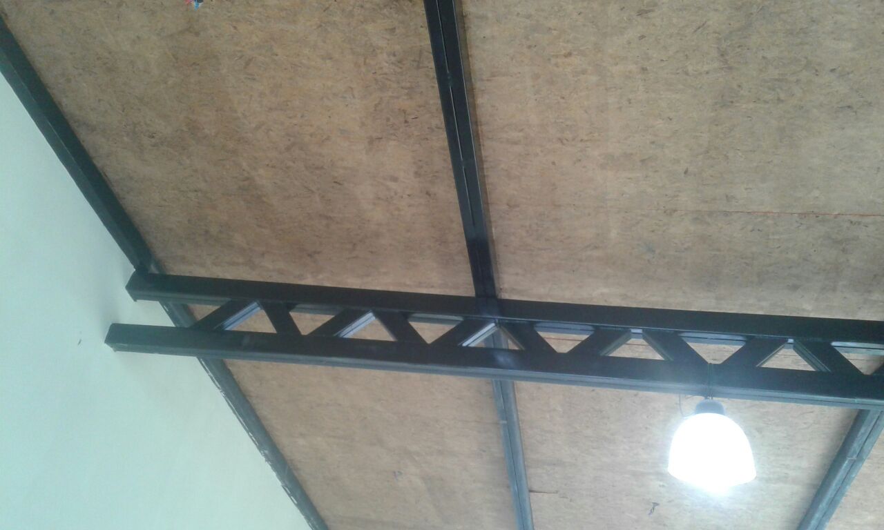 Interior con puerta hacia el patio