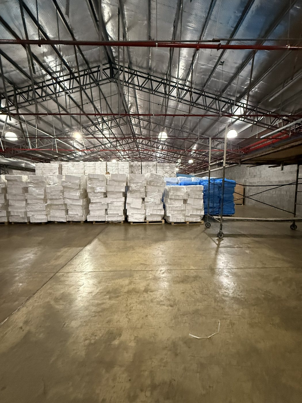 Nave con la estructura colocada