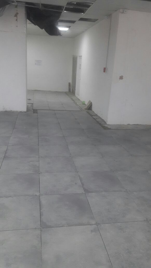 Piso de porcellanato colocado